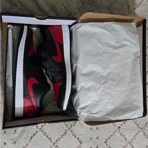 Nike Men's Air Jordan 1 Low Bred